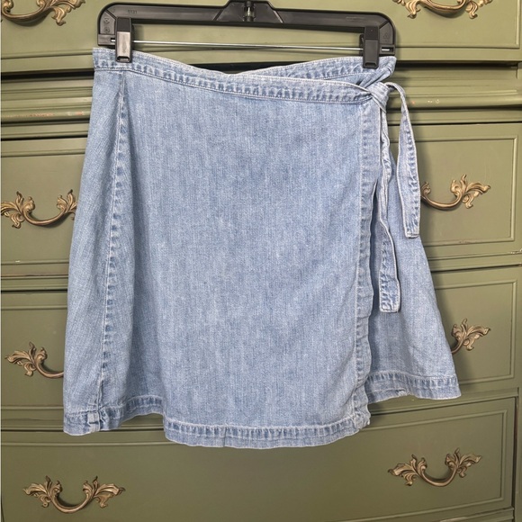 GAP Blue Tie Front Mini Skirt - Picture 2 of 4